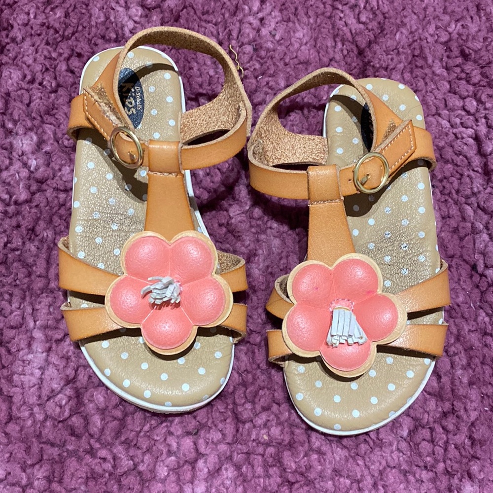 Girls dr. Scholls sandals
